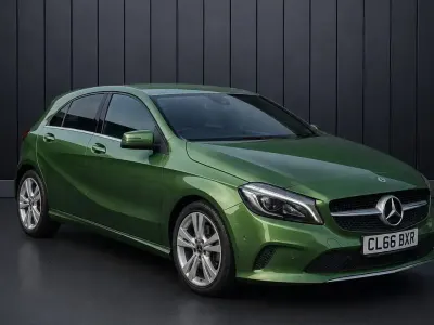Begagnad Mercedes A200 Premium 156 HK (114 kW) 2017 Grön Halvkombi