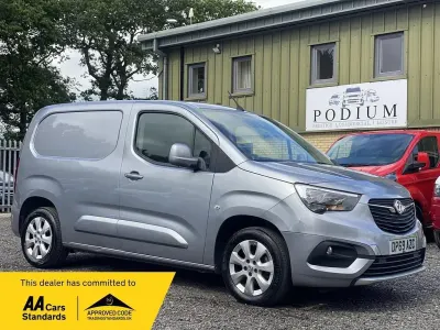 Used Vauxhall Combo Edition 100 HP (73 kW) 2020 Grey MPV