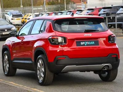 Used Jeep Avenger Altitude 100 HP (73 kW) 2025 Red SUV
