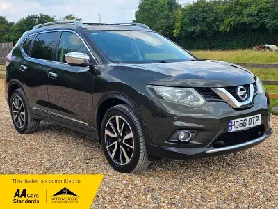 Used Nissan X-Trail N-Vision 130 HP (95 kW) 2016 Green SUV