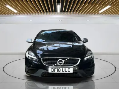 Used Volvo V40 R-Design 122 HP (89 kW) 2018 Black Hatchback