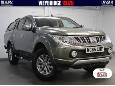 Used Mitsubishi L200 178 HP (130 kW) 2015 Earth green Pickup