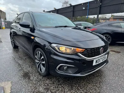 Usado Fiat Tipo Lounge 95 HP (69 kW) 2017 Preto Citadino