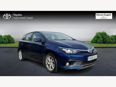 Used Toyota Auris 116 HP (85 kW) 2015 Blue Hatchback