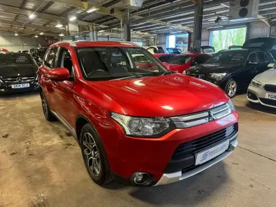 Used Mitsubishi Outlander 150 HP (110 kW) 2015 Red SUV