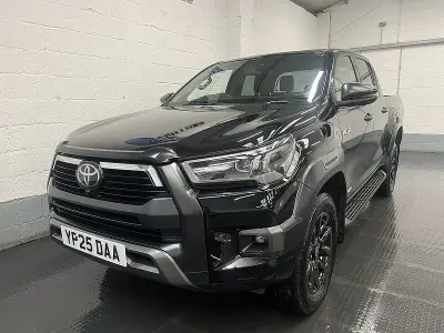 Used Toyota HiLux 204 HP (150 kW) 2025 Black Pickup