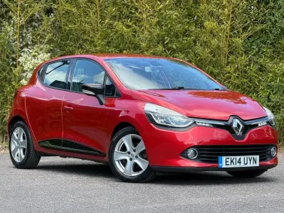 Used Renault Clio Dynamique 90 HP (66 kW) 2014 Red Hatchback