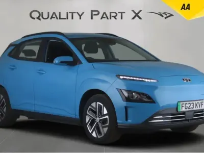 Gebraucht Hyundai Kona SE 100 kW (136 PS) 2023 Blau SUV
