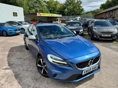 Used Volvo V40 R-Design 2019 Blue Hatchback