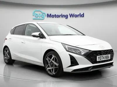 Used Hyundai i20 Premium 100 HP (73 kW) 2025 White Hatchback