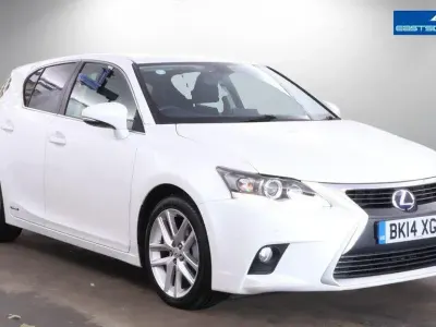 Used Lexus CT200h 136 HP (100 kW) 2014 White Hatchback