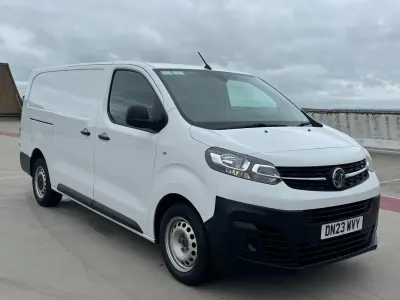 Used Vauxhall Vivaro S 100 HP (73 kW) 2023 White MPV