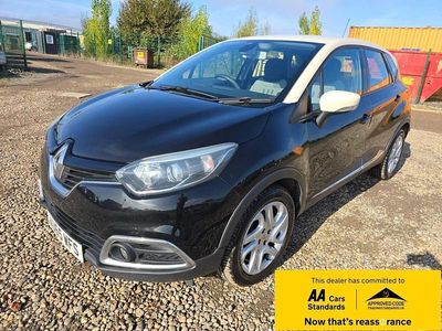Used Renault Captur Dynamique 90 HP (66 kW) 2015 Black/cream SUV