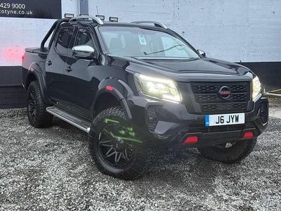 Black Used 2017 Nissan Navara Tekna Pickup | £10,995 (Fair price)
