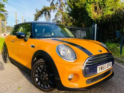 Usado Mini Cooper Hatch 2015 Naranja Utilitario