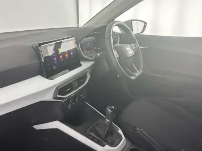 Used Seat Arona SE Technology 110 HP (80 kW) 2023 Urban silver SUV