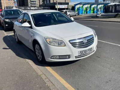 Usado Vauxhall Insignia SRi 140 CV (102 kW) 2012 Blanco Utilitario