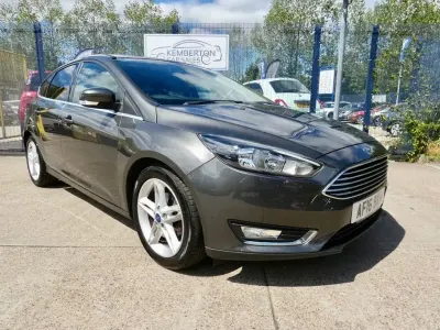 Used Ford Focus Titanium 120 HP (88 kW) 2016 Grey Hatchback