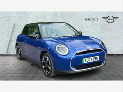 Ny Mini Cooper Exclusive 135 kW (184 HK) 2025 Blå Halvkombi