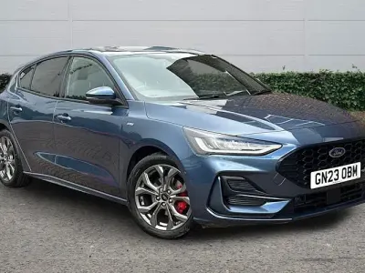 Gebraucht Ford Focus ST-Line 125 PS (91 kW) 2023 Blau Kleinwagen