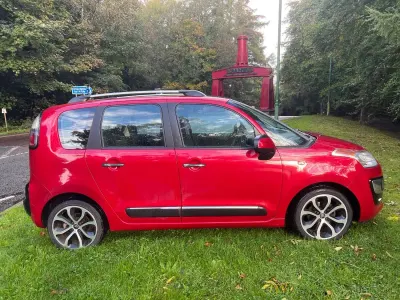 Used Citroën C3 Picasso SELECTION 2015 Red MPV