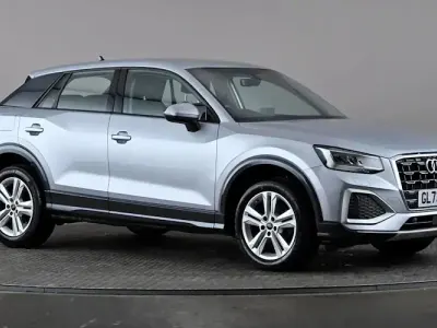 Usado Audi Q2 Sport 110 CV (80 kW) 2023 Plateado SUV