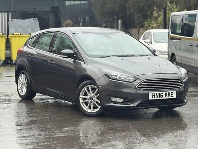 Used Ford Focus Zetec 125 HP (91 kW) 2016 Grey Hatchback