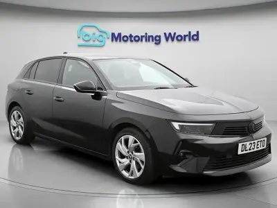 Używany Vauxhall Astra S 130 KM (95 kW) 2023 Czarny Hatchback