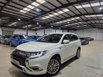 Used Mitsubishi Outlander P-HEV 2018 White Estate