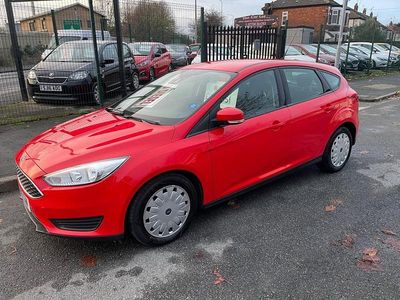 Used Ford Focus Style 120 HP (88 kW) 2015 Red Hatchback