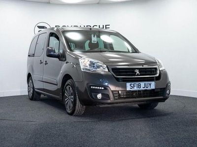Used Peugeot TePee Allure 100 HP (73 kW) 2018 Grey MPV