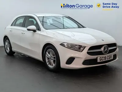 Used Mercedes A180 SE 136 HP (100 kW) 2019 White Hatchback