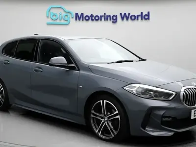 Używany BMW 118 M Sport 150 KM (110 kW) 2021 Szary Hatchback