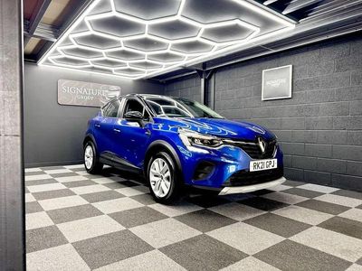 Used Renault Captur Play 100 HP (73 kW) 2021 Blue/black SUV