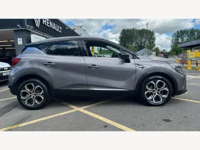 Used Renault Captur SE 140 HP (102 kW) 2022 Metallic  oyster grey  SUV