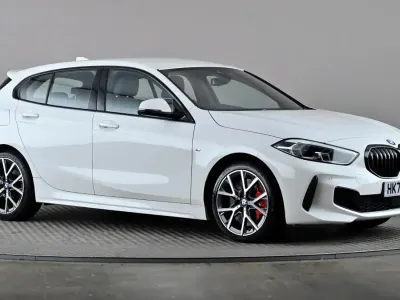 Begagnad BMW 128 Comfort Edition 265 HK (194 kW) 2023 Vit Halvkombi
