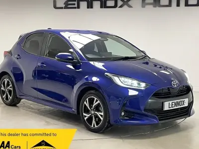 Used Toyota Yaris Design 91 HP (66 kW) 2024 Blue Hatchback