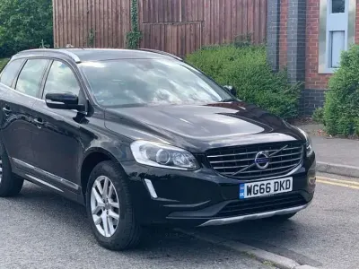 Usado Volvo XC60 SE Lux 190 CV (139 kW) 2016 Negro SUV