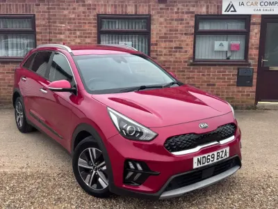 Gebraucht Kia Niro 139 PS (102 kW) 2020 Rot SUV