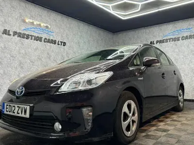 Used Toyota Prius T3 136 HP (100 kW) 2012 Red Hatchback