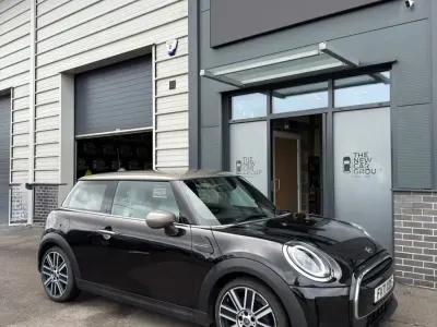 Begagnad Mini Cooper Exclusive 136 HK (100 kW) 2021 Svart Halvkombi