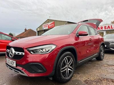 Used Mercedes GLA200 Executive 163 HP (119 kW) 2023 Red SUV