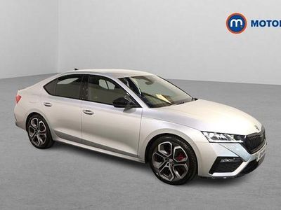 Begagnad Skoda Octavia vRS 200 HK (147 kW) 2023 Silver Halvkombi