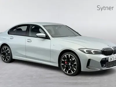 Begagnad BMW 330e M Sport 288 HK (211 kW) 2025 Grå