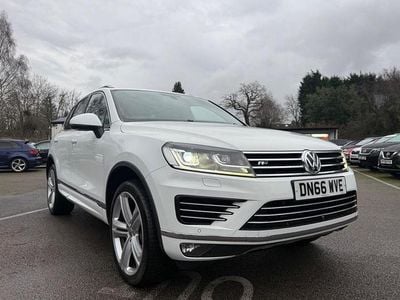 White Used 2016 VW Touareg R-line Plus SUV | £17,495 (Fair price)