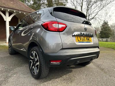 Used Renault Captur Dynamique 90 HP (66 kW) 2016 Grey SUV