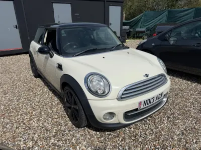 Używany Mini Cooper D Hatch 2013 Biały Hatchback
