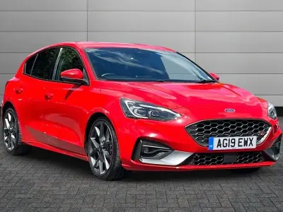 Used Ford Focus ST 187 HP (137 kW) 2019 Red Hatchback