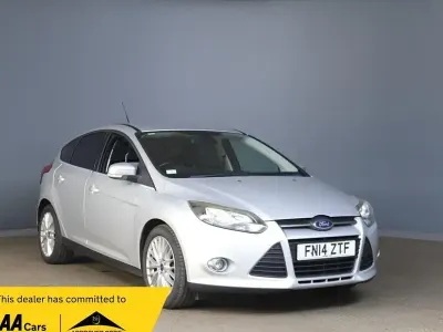 Used Ford Focus Zetec 125 HP (91 kW) 2014 Silver Hatchback