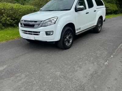 Usado Isuzu D-Max 164 HP (120 kW) 2015 Branco Pickup